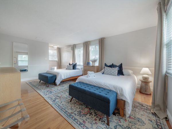 Luxury Four Bedroom Vacation Rental in Largo