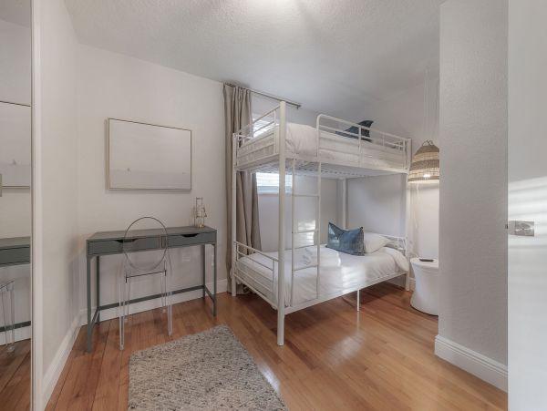 Luxury Four Bedroom Vacation Rental in Largo