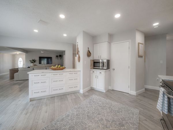 Luxury Four Bedroom Vacation Rental in Largo