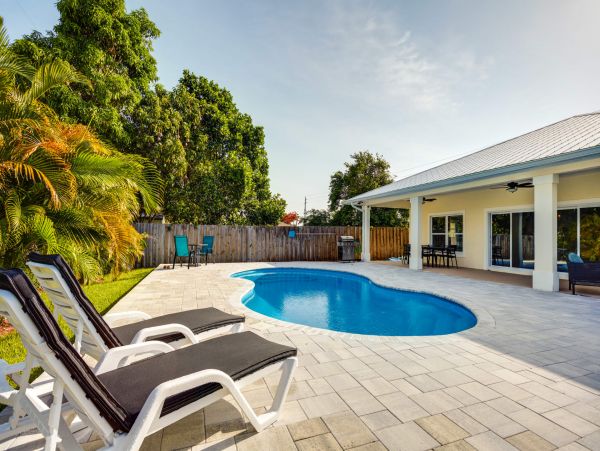 Jensen Beach 3 Bedroom Vacation Home with Pool