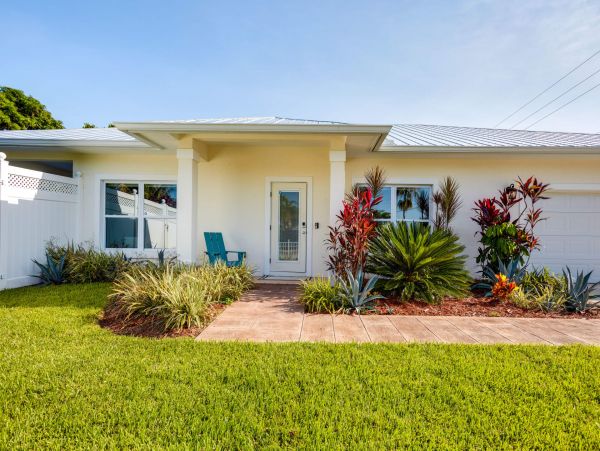 Jensen Beach 3 Bedroom Vacation Home with Pool