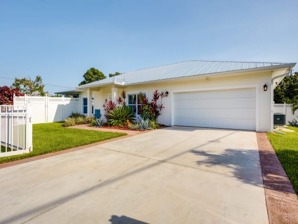 Jensen Beach 3 Bedroom Vacation Home with Pool