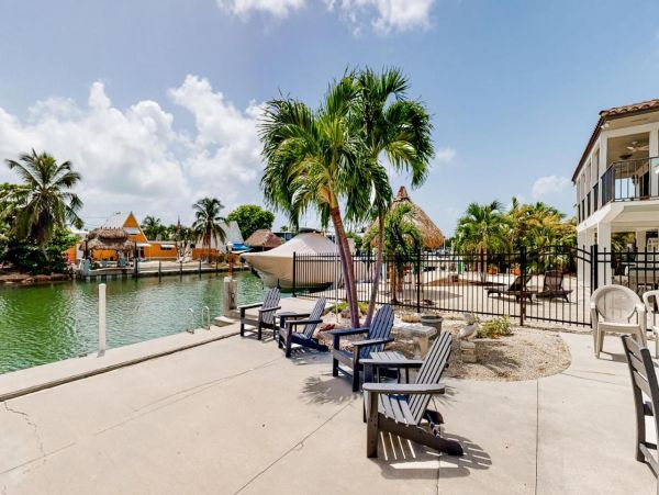 Waterfront Four Bedroom Vacation Home with 60-foot Dock