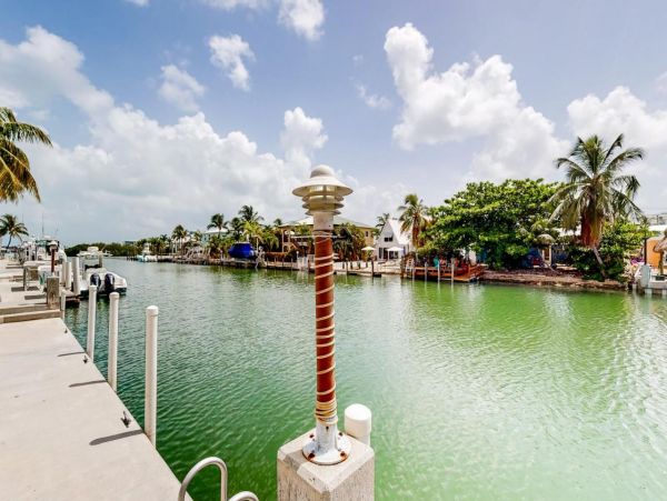 Waterfront Four Bedroom Vacation Home with 60-foot Dock