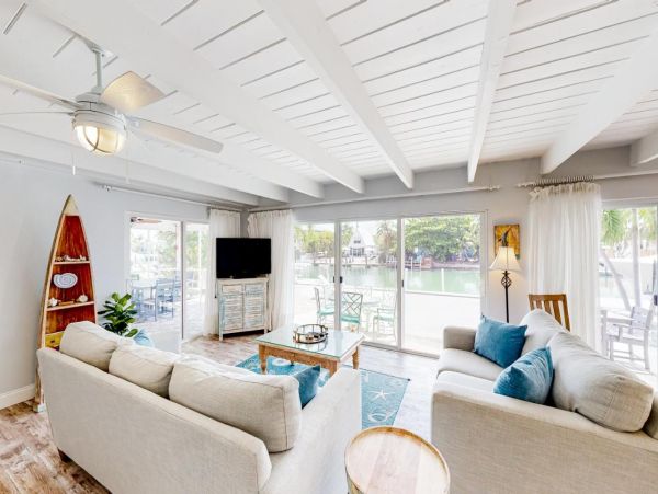 Waterfront Four Bedroom Vacation Home with 60-foot Dock