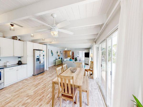 Waterfront Four Bedroom Vacation Home with 60-foot Dock