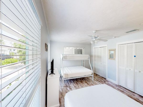 Waterfront Four Bedroom Vacation Home with 60-foot Dock