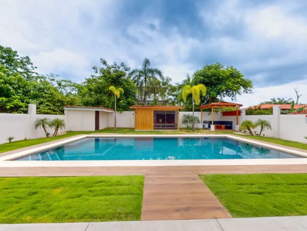 Flamingo Beach Luxury home with Four Bedroom