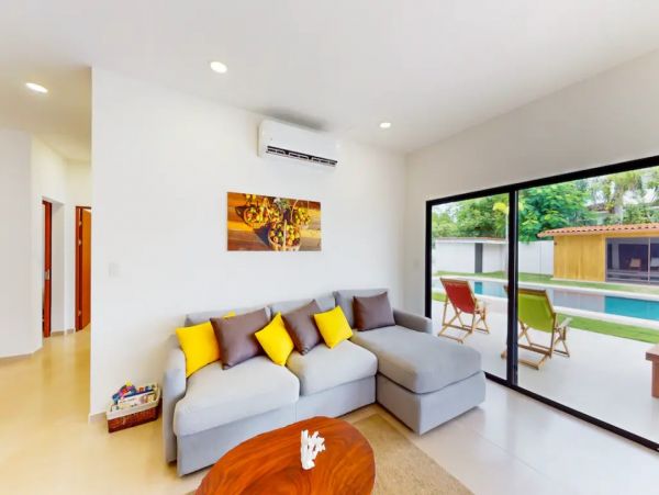 Flamingo Beach Luxury home with Four Bedroom