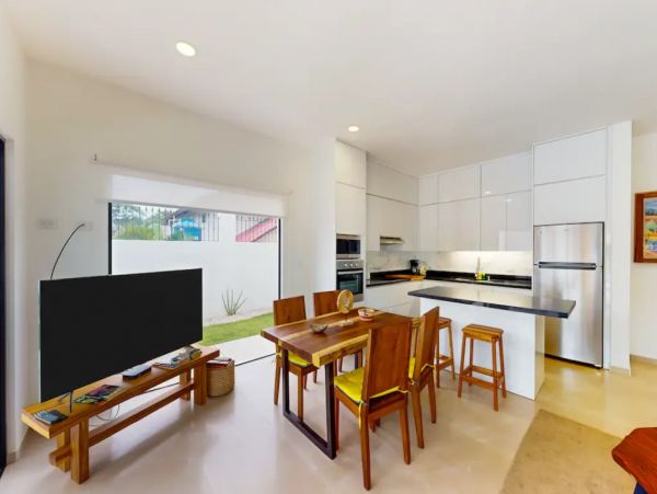 Flamingo Beach Luxury home with Four Bedroom