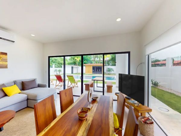 Flamingo Beach Luxury home with Four Bedroom