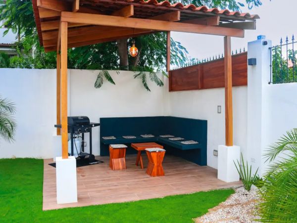 Flamingo Beach Luxury home with Four Bedroom
