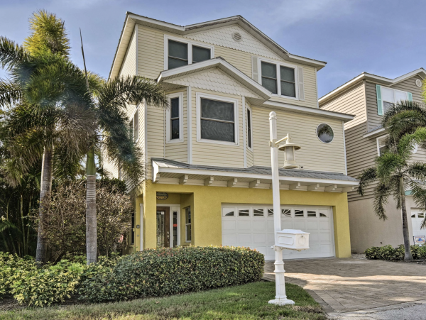 Anna Maria Island Three Bedroom Pool Vacation Home