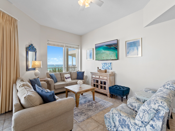 Spacious Three Bedroom Condo Full Ocean Views