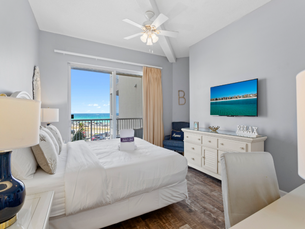 Spacious Three Bedroom Condo Full Ocean Views