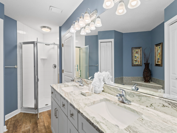 Spacious Three Bedroom Condo Full Ocean Views