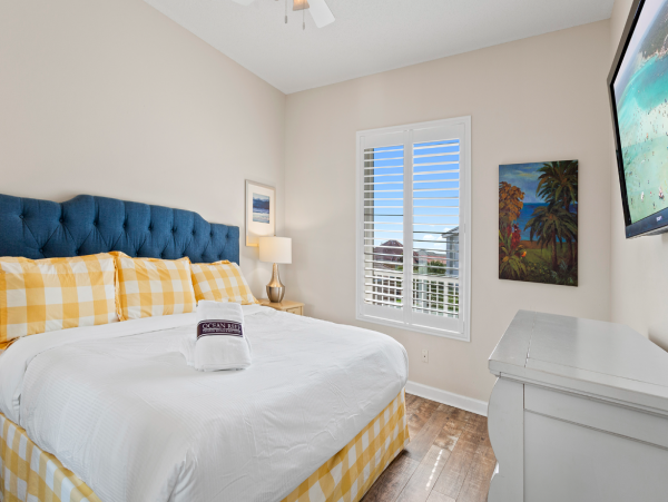 Spacious Three Bedroom Condo Full Ocean Views