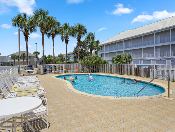 Spacious Three Bedroom Condo Full Ocean Views