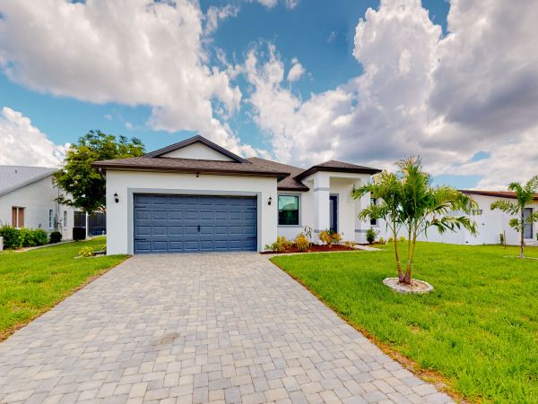 Cape Coral Vacation Home Four Bedroom