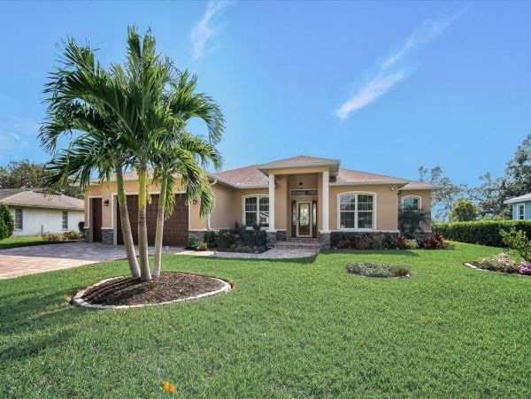 Sarasota Vacation Home Three Bedroom