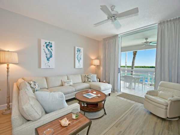 Beautiful Two Bedroom Bayfront Condo