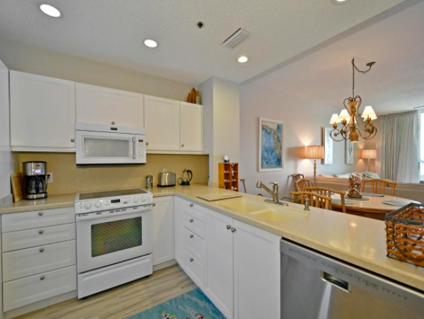Beautiful Two Bedroom Bayfront Condo