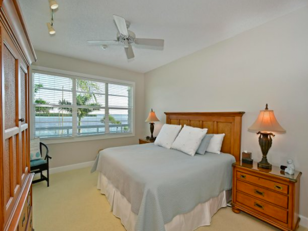 Beautiful Two Bedroom Bayfront Condo