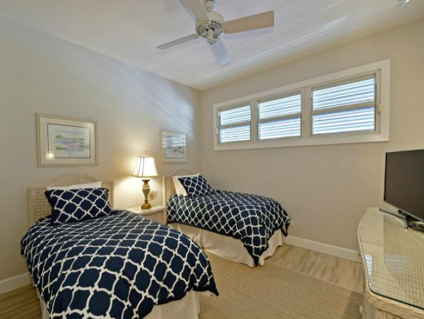Beautiful Two Bedroom Bayfront Condo