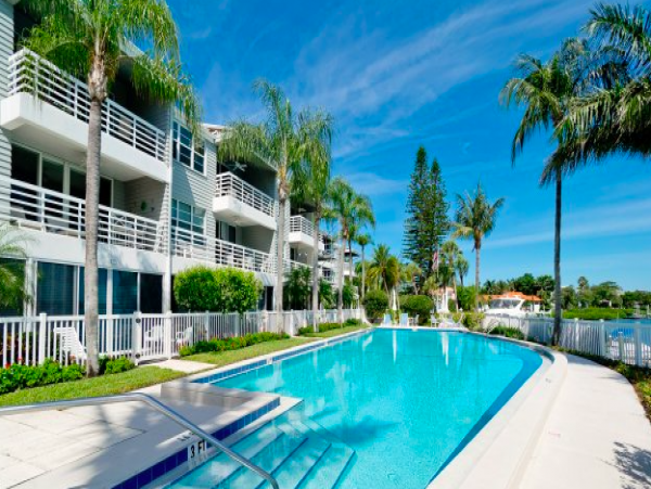 Beautiful Two Bedroom Bayfront Condo