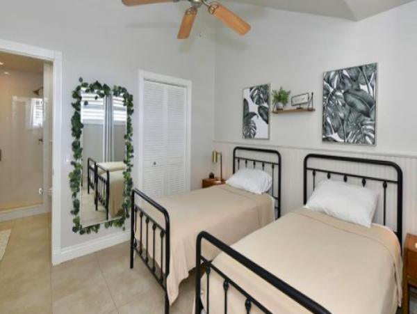 Longboat Key Two Bedroom Condo Direct Bayfront Sleeps 6
