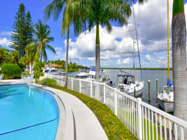 Longboat Key Two Bedroom Condo Direct Bayfront Sleeps 6