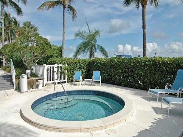 Longboat Key Two Bedroom Condo Direct Bayfront Sleeps 6