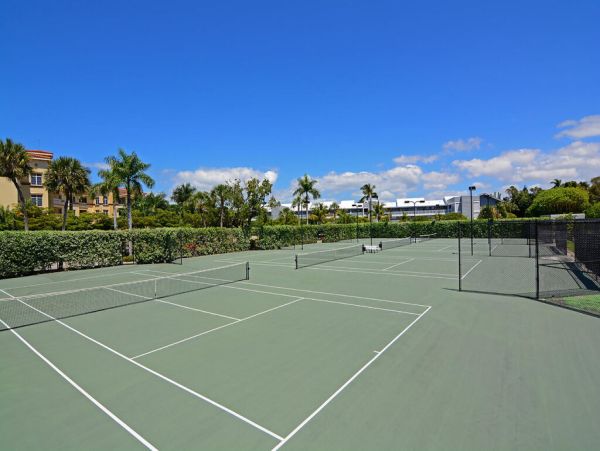 Direct Bayfront Views Two Bedroom Condo in Longboay Key