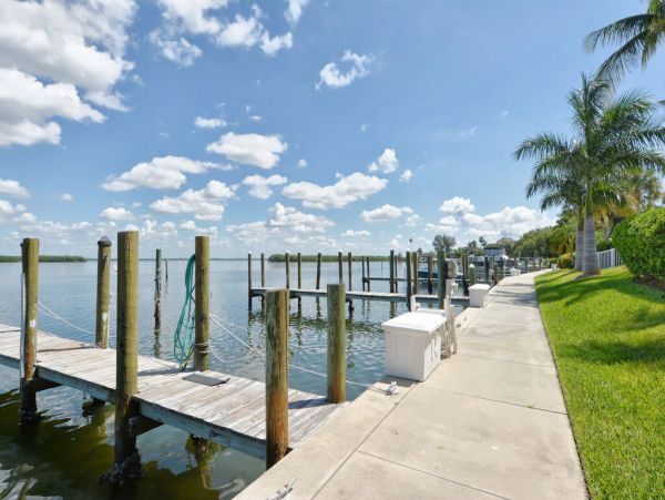 Direct Bayfront Views Two Bedroom Condo in Longboay Key