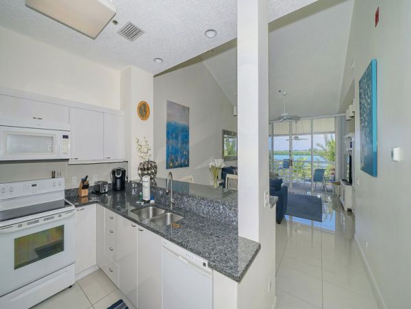 Direct Bayfront Views Two Bedroom Condo in Longboay Key