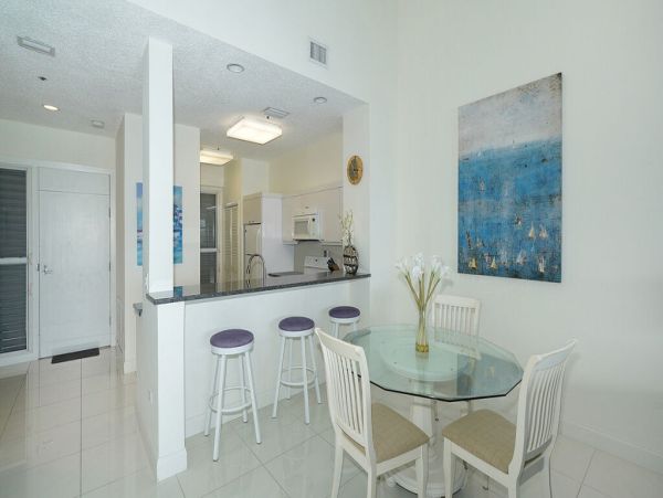 Direct Bayfront Views Two Bedroom Condo in Longboay Key