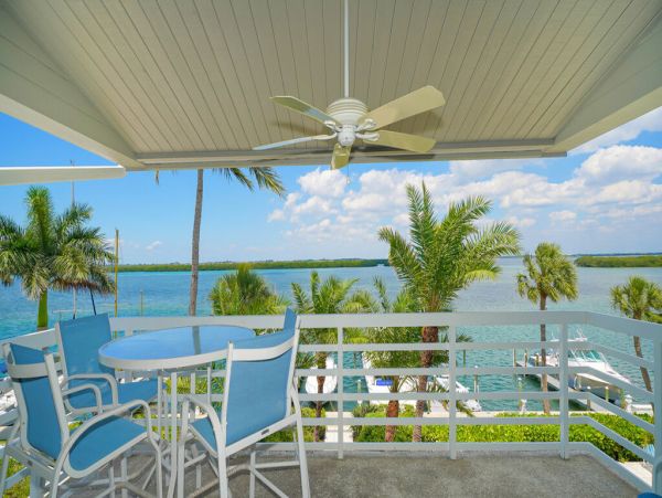 Direct Bayfront Views Two Bedroom Condo in Longboay Key