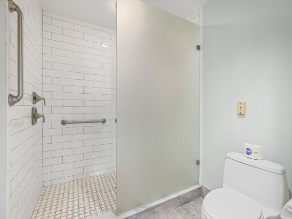 Bay View Condo With Pool and Hot Tub in Longboat Key