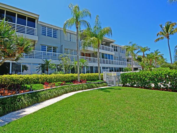 Bay View Condo With Pool and Hot Tub in Longboat Key