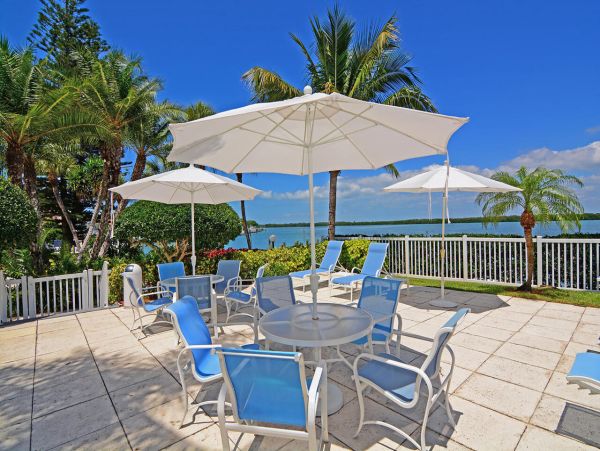 Bay View Condo With Pool and Hot Tub in Longboat Key