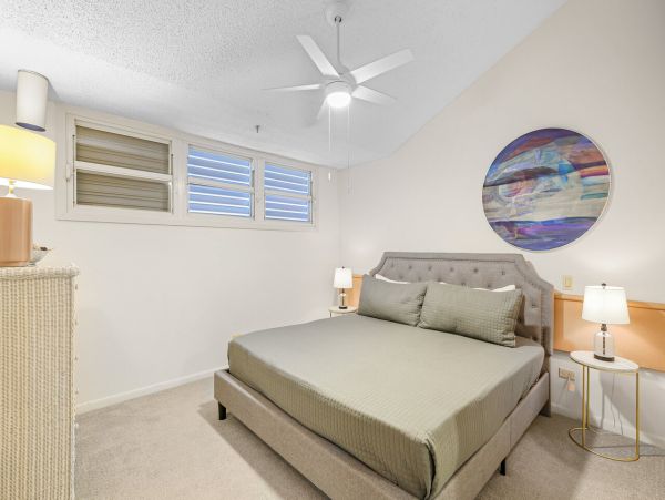 Bay View Condo With Pool and Hot Tub in Longboat Key