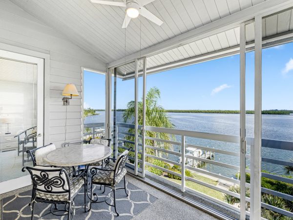 Bay View Condo With Pool and Hot Tub in Longboat Key