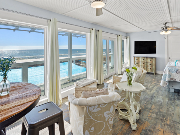Oceanfront Luxury Home with Private Deck, Hot Tub & Breathtaking Views