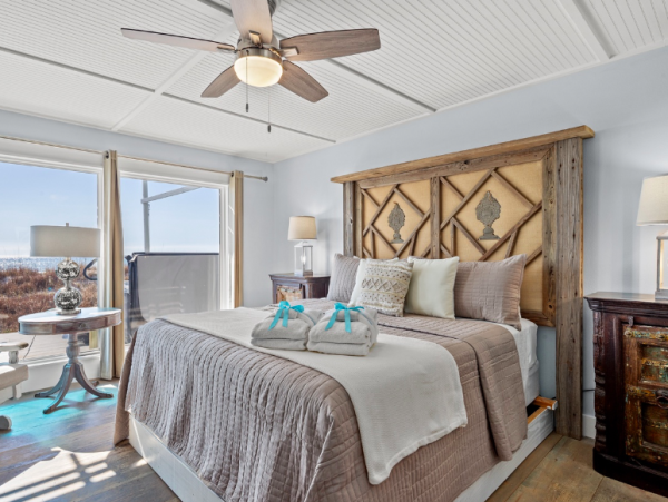 Oceanfront Luxury Home with Private Deck, Hot Tub & Breathtaking Views