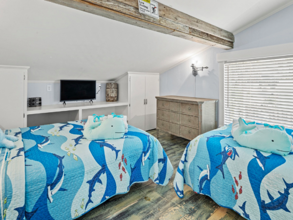 Oceanfront Luxury Home with Private Deck, Hot Tub & Breathtaking Views