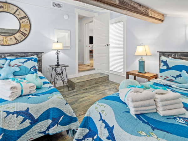 Oceanfront Luxury Home with Private Deck, Hot Tub & Breathtaking Views