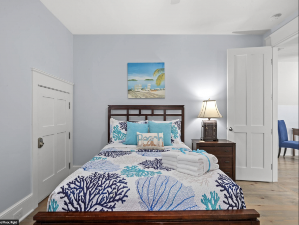 Panama City Main House & Carriage House