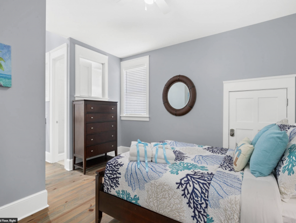 Panama City Main House & Carriage House