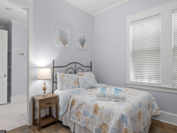 Panama City Main House & Carriage House
