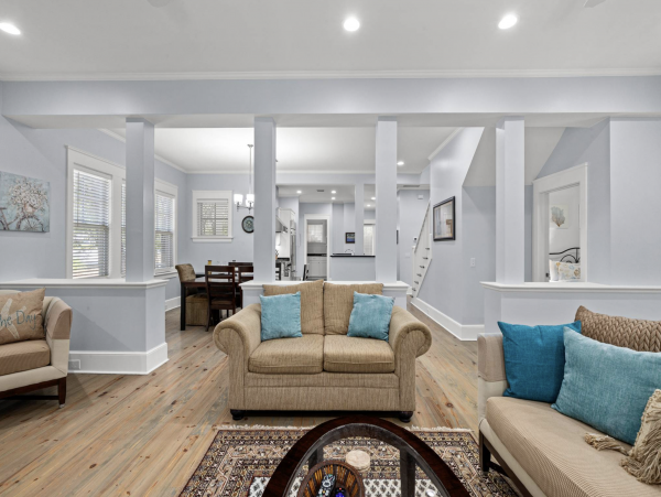 Panama City Main House & Carriage House